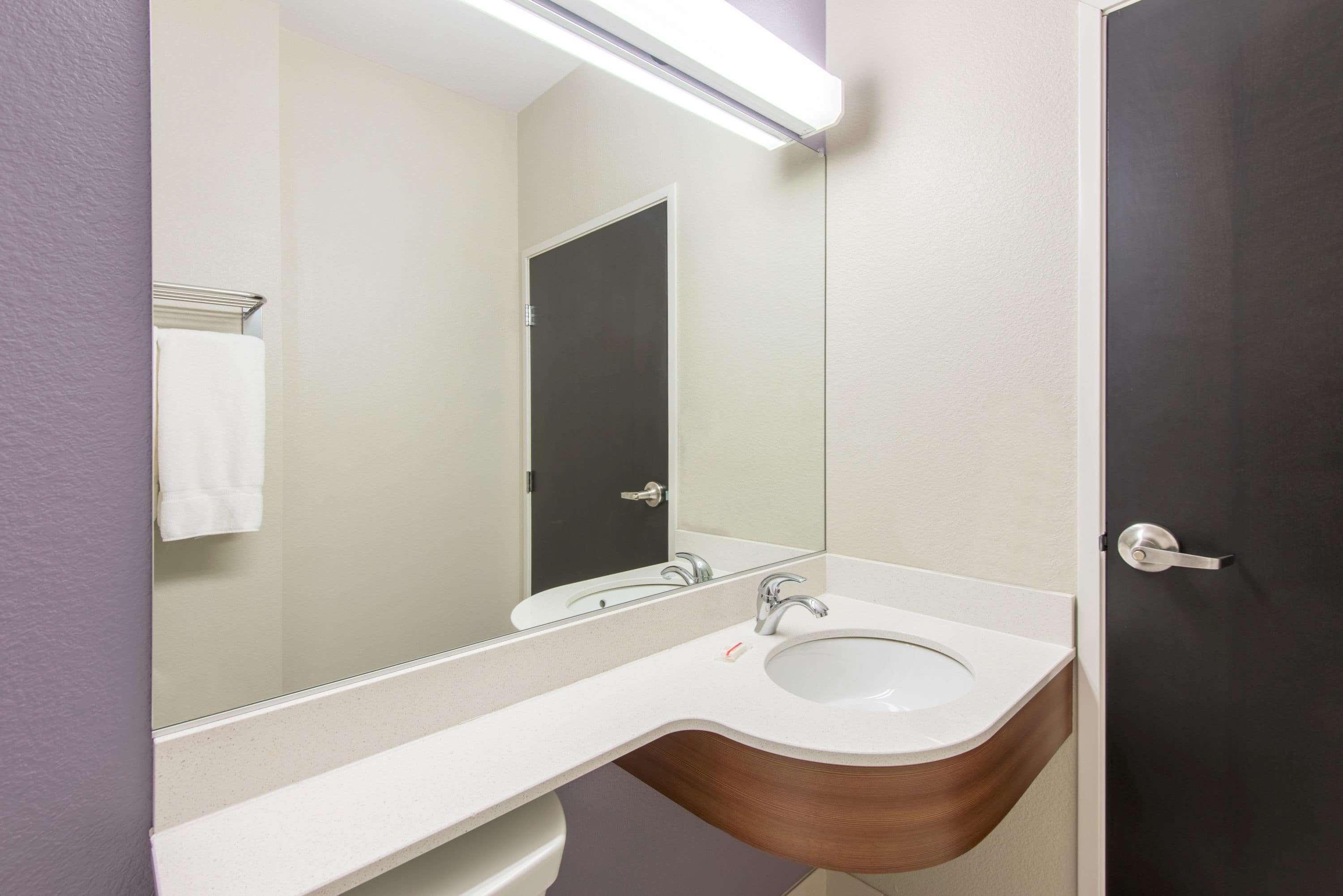 Microtel Inn & Suites By Wyndham Cadiz Экстерьер фото