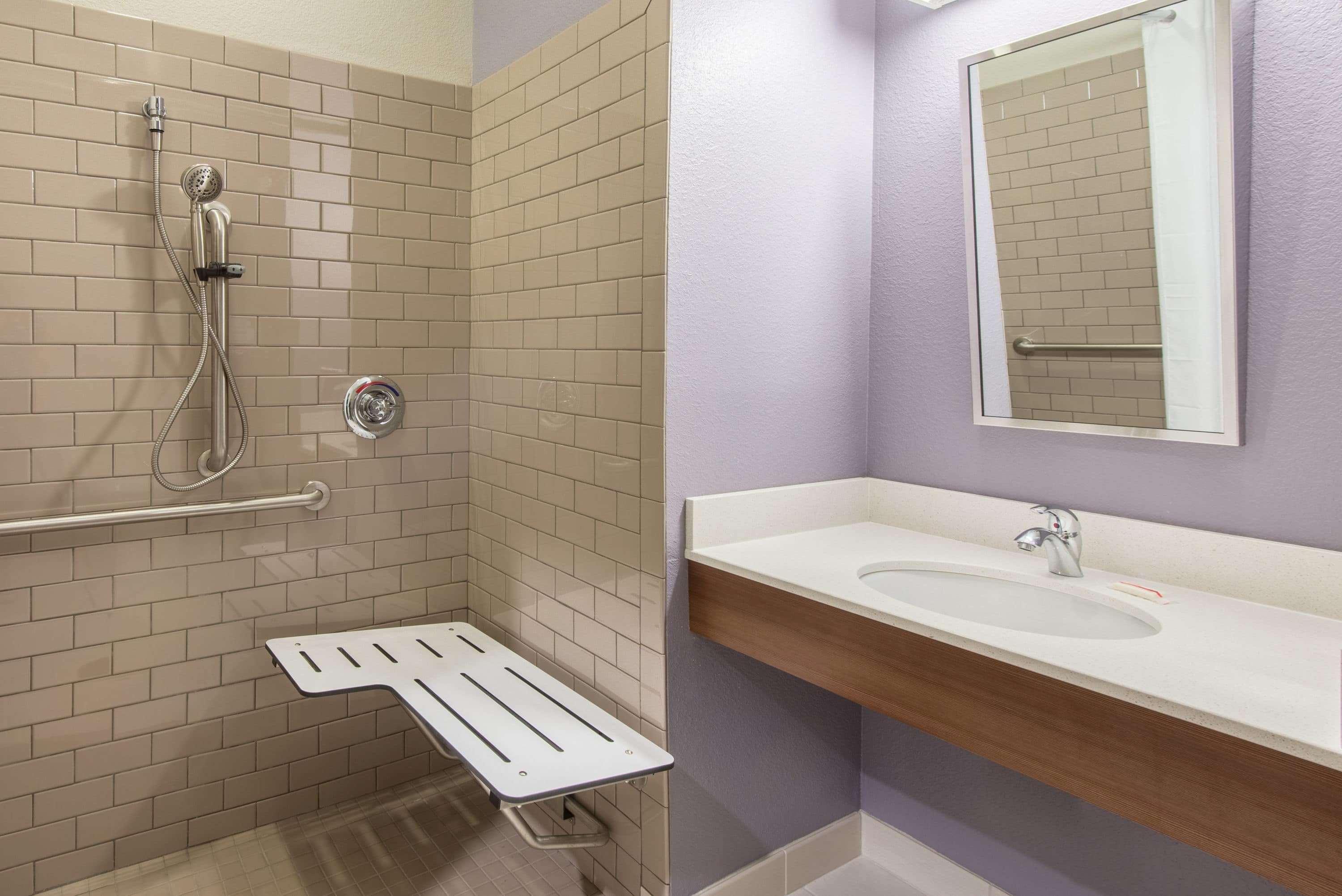 Microtel Inn & Suites By Wyndham Cadiz Экстерьер фото